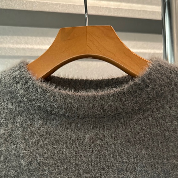 Urban Outfitters Gray Fuzzy Sweater - Picture 7 of 8